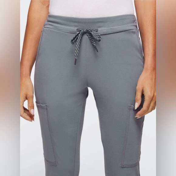 Jaanuu Black Cargo Scrub Pants
NWT - Picture 16 of 17